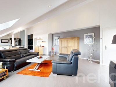 Élégant attique mansardé de 5.5 pièces à Arnex-sur-Nyon, havre de paix image 5