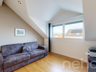 Élégant attique mansardé de 5.5 pièces à Arnex-sur-Nyon, havre de paix image 7