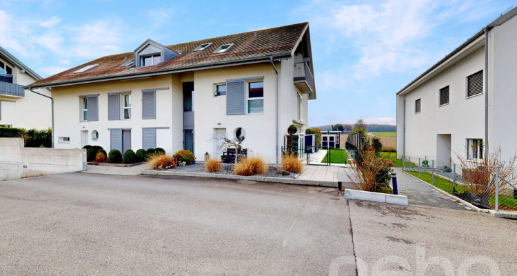 Élégant attique mansardé de 5.5 pièces à Arnex-sur-Nyon, havre de paix image 2