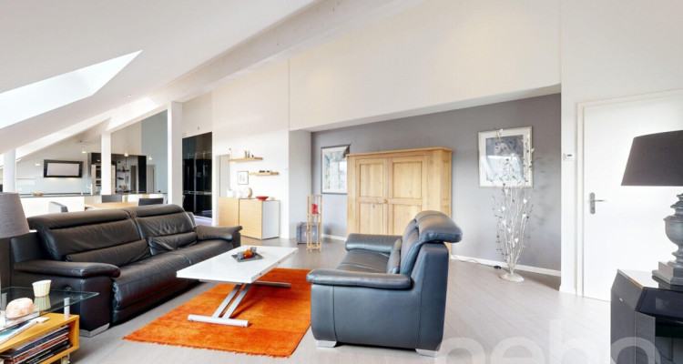 Élégant attique mansardé de 5.5 pièces à Arnex-sur-Nyon, havre de paix image 5