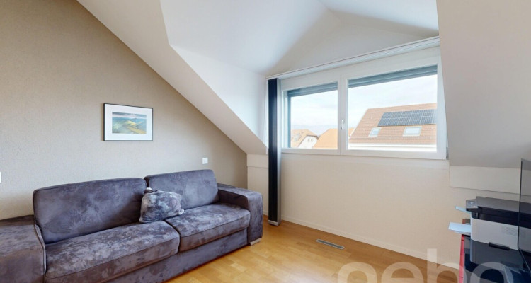 Élégant attique mansardé de 5.5 pièces à Arnex-sur-Nyon, havre de paix image 7