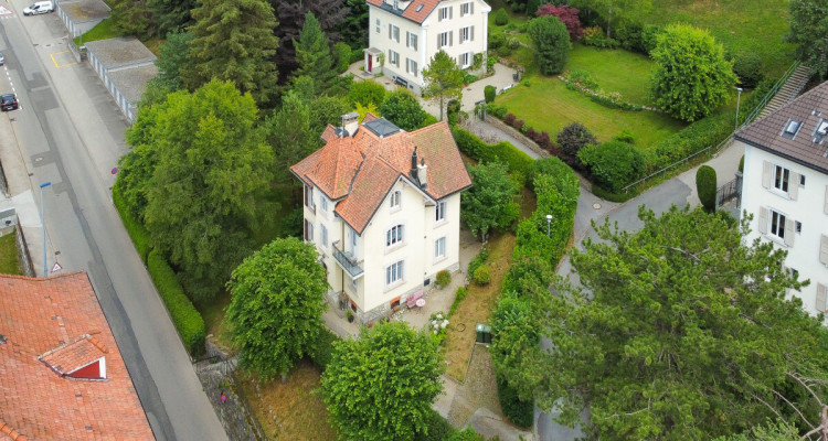 Beaucoup de cachet! Pour des investisseurs ou bien une grande famille image 1