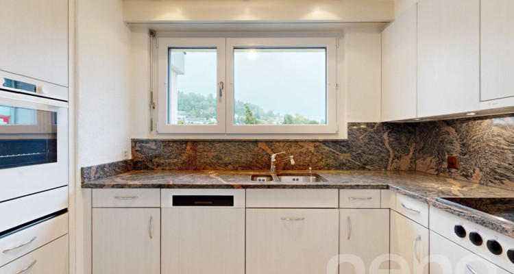 Attraktive 4.5-Zimmer-Wohnung mit Balkon an ruhiger Lage in Widen image 3