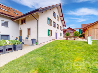 Rare à la vente : Maison familiale avec couvert à voitures ! image 2