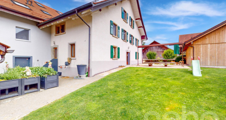 Rare à la vente : Maison familiale avec couvert à voitures ! image 2