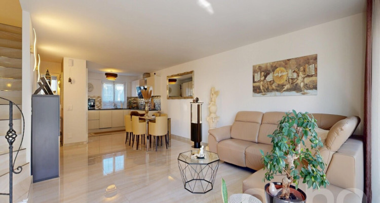 Charmante Doppelhaushälfte mit Garten und viel Raum für Familie image 2