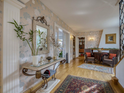 EN EXCLUSIVITÉ : Propriété familiale de caractère sur belle parcelle arborée à Genthod image 3