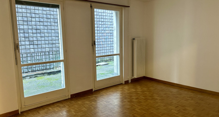 Spacieux avec terrasse image 3