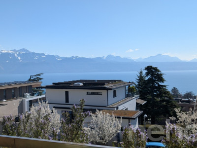 Grand appartement de 4,5 pcs avec vue panoramique sur le lac à Pully image 1