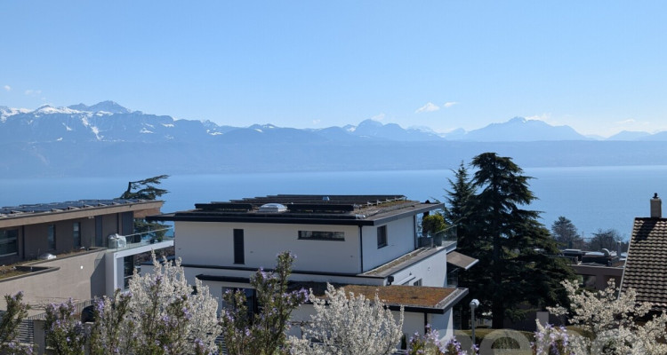 Grand appartement de 4,5 pcs avec vue panoramique sur le lac à Pully image 1