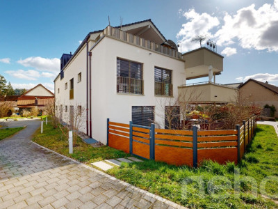 Exklusive 5.5-Attika mit Terrasse, Sauna und viel Platz image 1