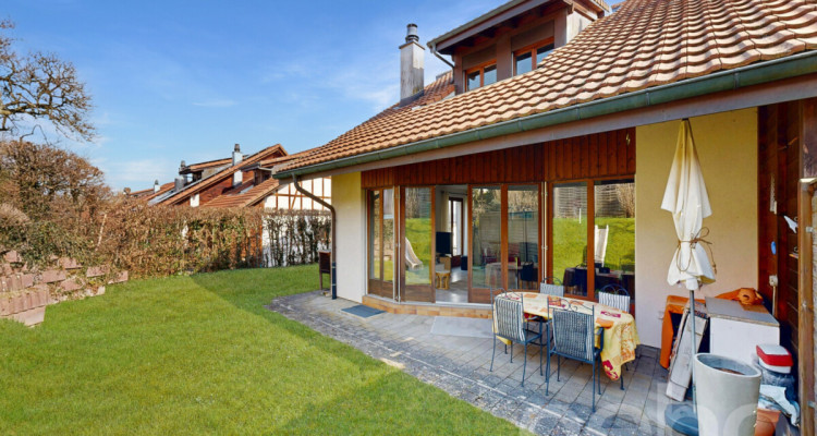 Villa familiale lumineuse avec jardin à Avry-sur-Matran image 2