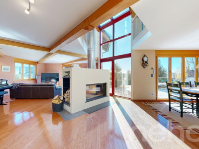 Maison familiale avec vue panoramique, piscine et grand terrain image 3