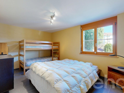 Maison familiale avec vue panoramique, piscine et grand terrain image 9