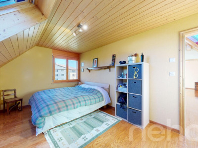 Maison familiale avec vue panoramique, piscine et grand terrain image 10