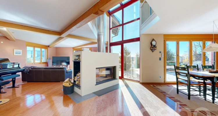 Maison familiale avec vue panoramique, piscine et grand terrain image 3