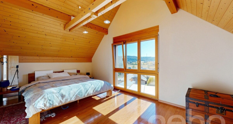 Maison familiale avec vue panoramique, piscine et grand terrain image 8