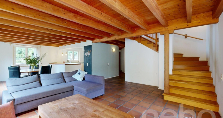 Freistehendes Einfamilienhaus mit Naturpool in ruhiger Lage image 2