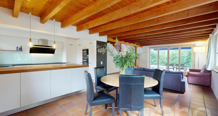 Freistehendes Einfamilienhaus mit Naturpool in ruhiger Lage image 4