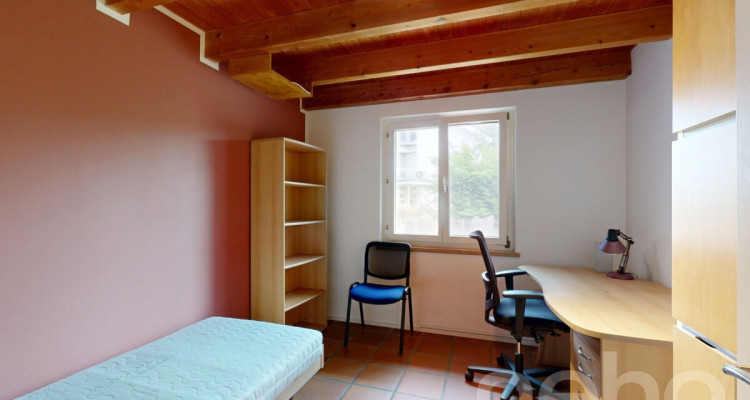 Freistehendes Einfamilienhaus mit Naturpool in ruhiger Lage image 5