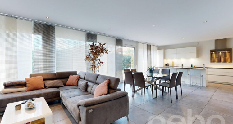 Villa contemporaine lumineuse proche du lac et des commodités image 5