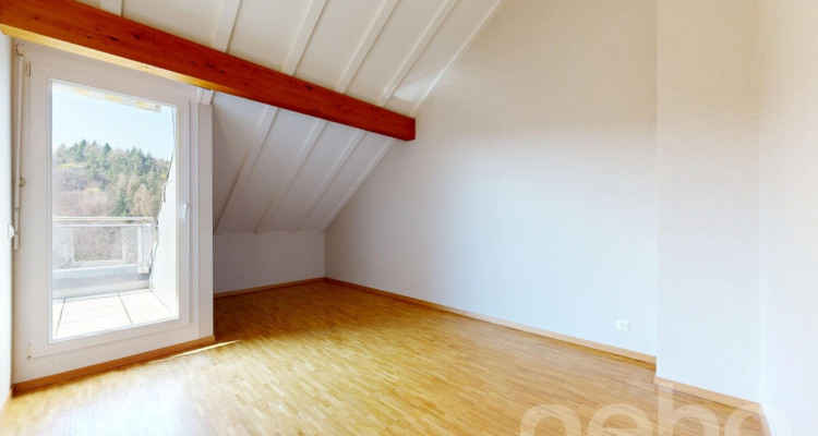 Face à un verger et la forêt image 10