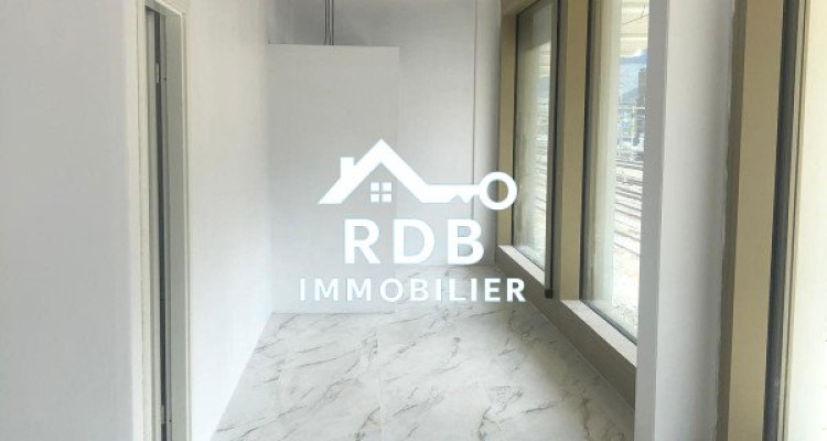 Local commercial – 106 m² – Disponible immédiatement – Sion – Cour de Gare image 1