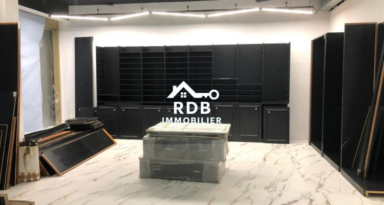 Local commercial – 106 m² – Disponible immédiatement – Sion – Cour de Gare image 4