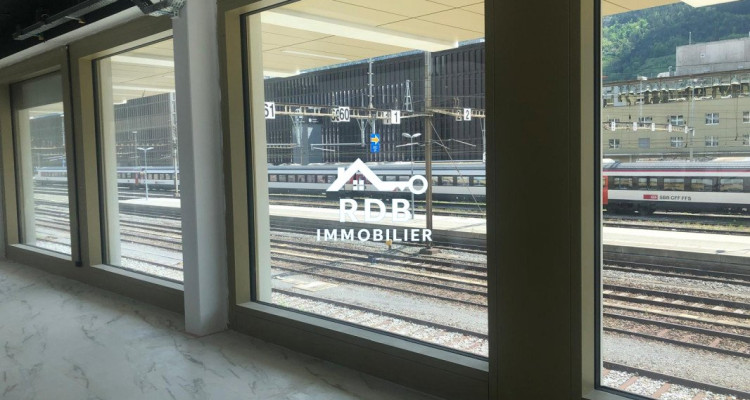 Local commercial – 106 m² – Disponible immédiatement – Sion – Cour de Gare image 2