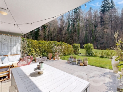 Magnifique Duplex contemporain avec terrasse, jardin & cadre verdoyant image 2