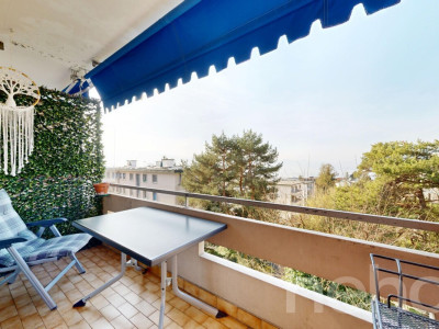 Bel appartement rénové de 4,5 pces avec vue sur le lac à Lausanne image 1