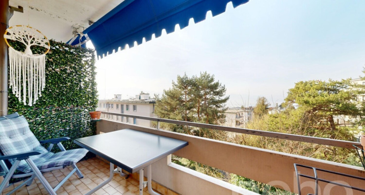 Bel appartement rénové de 4,5 pces avec vue sur le lac à Lausanne image 1