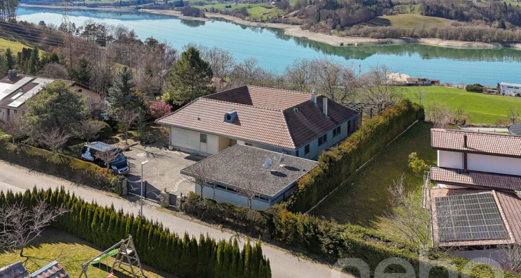 Villa d?exception avec vue panoramique sur le lac image 2