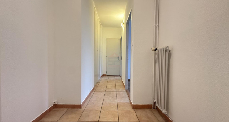 Appartement 4 pièces à fort potentiel à deux pas du tram image 2