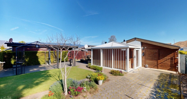 Cheyres: Petite maison à réinventer à deux pas du lac image 1