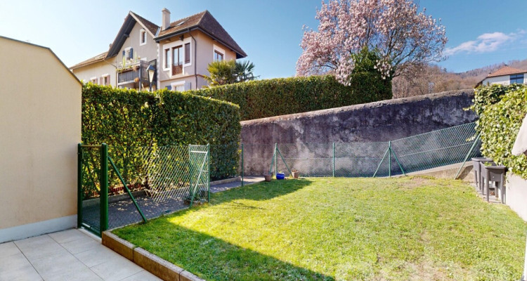 Villa mitoyenne avec vue dégagée sur les Alpes et le lac image 2