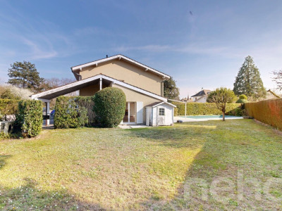 A deux pas du centre de la commune image 4