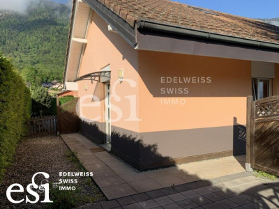 A louer, joli 2.5 pces avec mezzanine dans villa à Muraz image 1