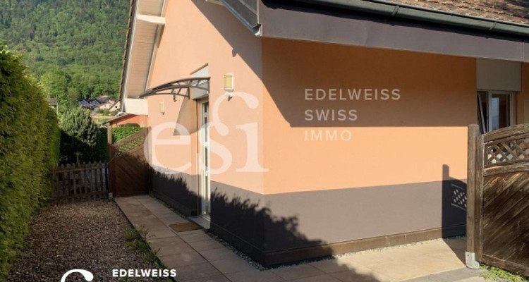 A louer, joli 2.5 pces avec mezzanine dans villa à Muraz image 1