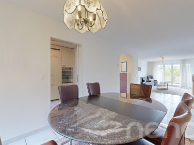 Helle 4.5-Zimmer-Wohnung mit schöner Aussicht in Oberengstringen image 4