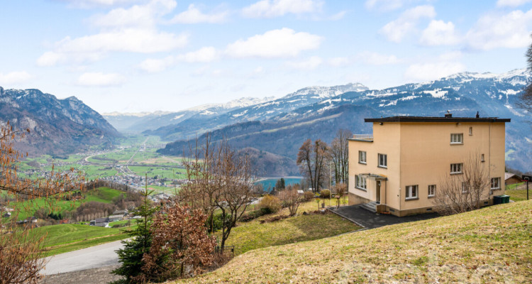 Panorama, Diskretion und Freiraum ? Haus in Walenstadtberg image 2
