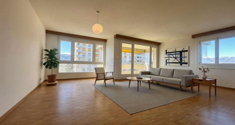 Somptueux appartement 6 pièces avec vue panoramique image 2