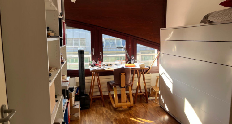 Appartement 5 pièces Duplex situé à Plainpalais  image 4