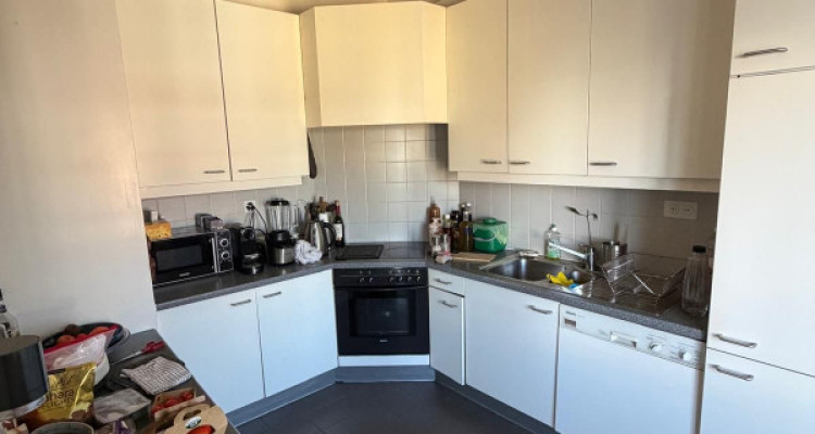 Appartement 5 pièces Duplex situé à Plainpalais  image 2