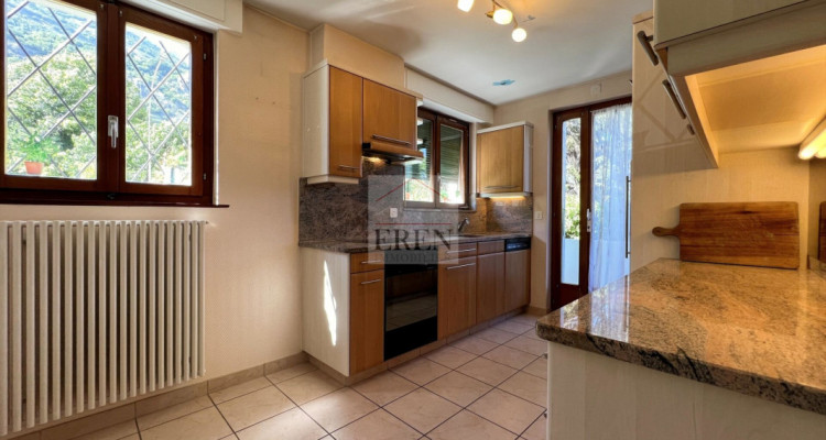 Maison individuelle 4,5 pièces de 160 m2 avec terrasse-pelouse + sous-sol image 1