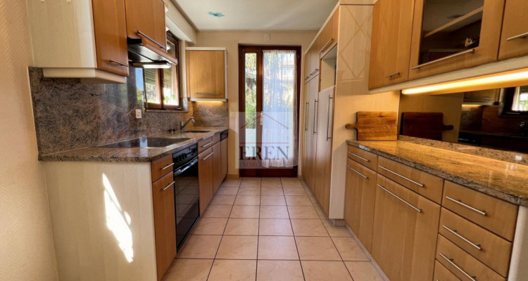 Maison individuelle 4,5 pièces de 160 m2 avec terrasse-pelouse + sous-sol image 3