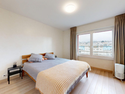 Lausanne ? Montelly : Attique traversant baigné de lumière image 9