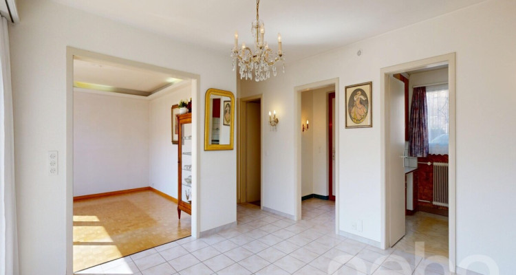 Charmant maison individuelle de 5,5 pièces avec beaucoup de potentiel image 3