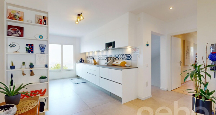 Villa contemporaine avec vue panoramique et cadre de vie privilégié image 12