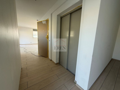 Spacieux attique 4,5 pièces avec terrasse panoramique de 68 m2 image 5